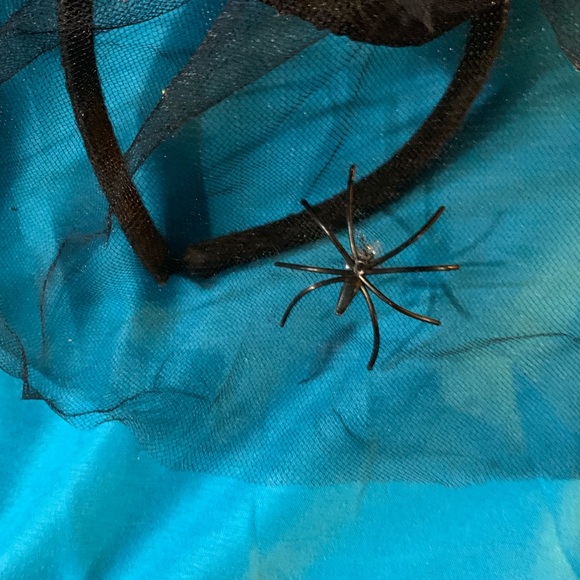 Witches hat on a headband - Picture 3 of 3